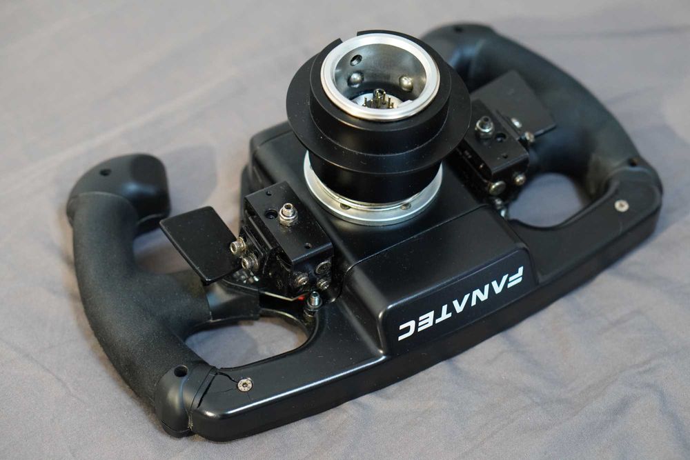 Fanatec V2 base + Clubsport F1 wheel