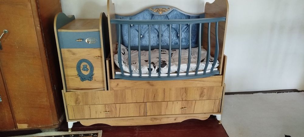 Avtokreslo detski divan sotiladi yangi umuman ishlatilmagan2025 yil ol