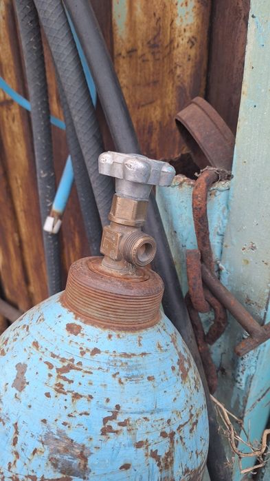 Продам кислородный баллон