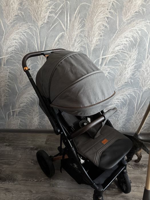 Продам коляску прогулочную