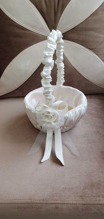 Coș de mireasă - pentru petale de flori