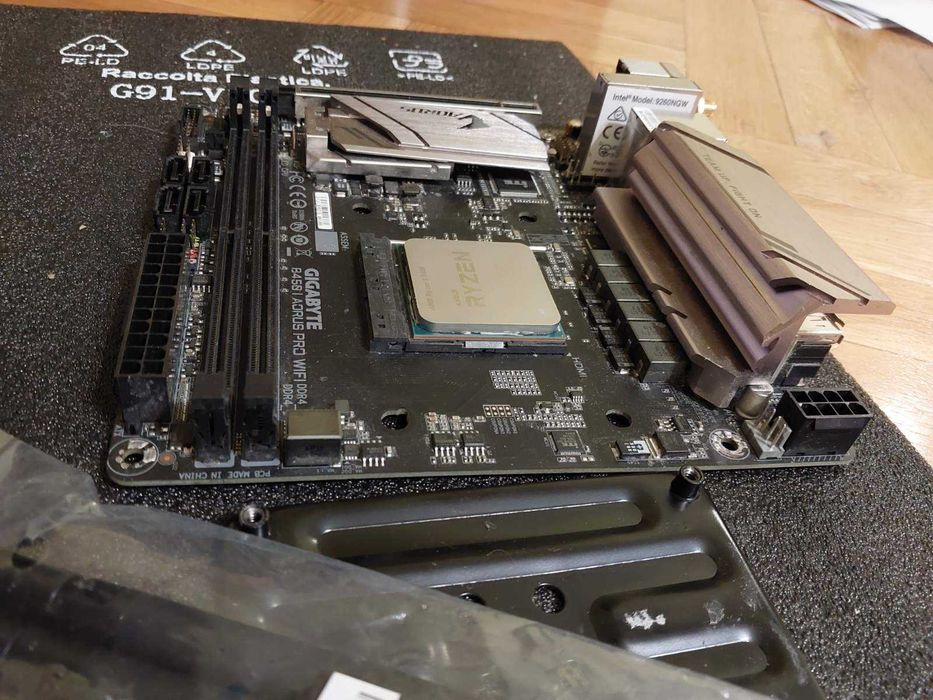 AMD Ryzen 5 5600 + Gigabyte B450i Aorus Pro Wi-Fi