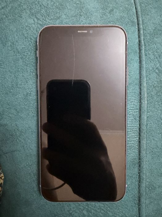 Продам iPhone 11