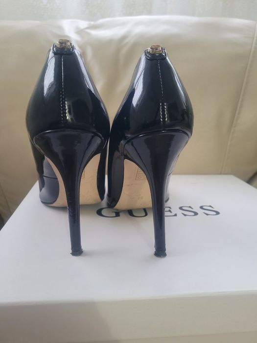 Pantofi Guess marimea 39