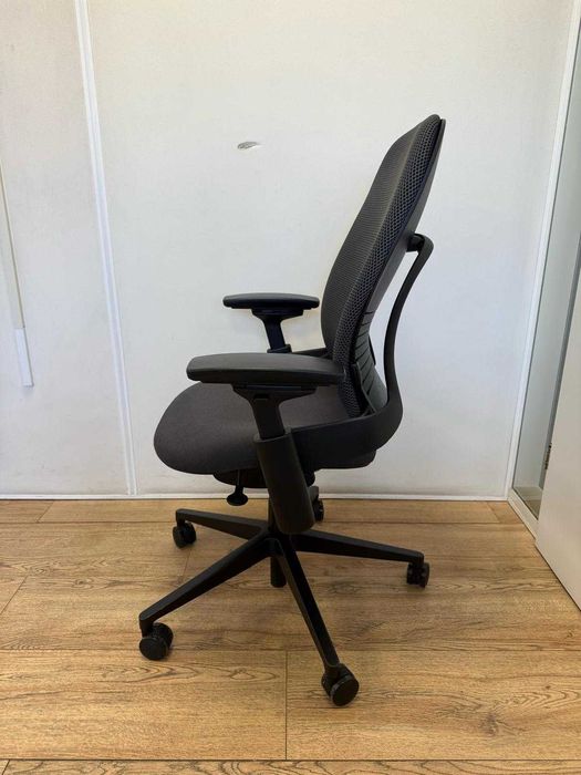 Refurbished Steelcase Leap V2 3D Knit