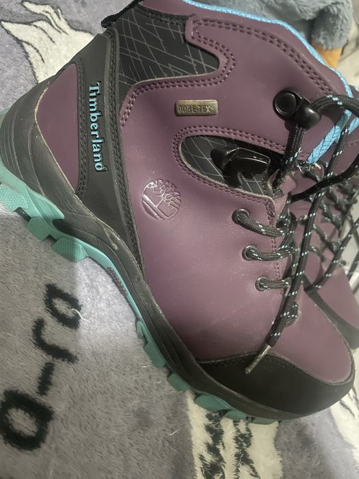 Продам зимние кроссвки.