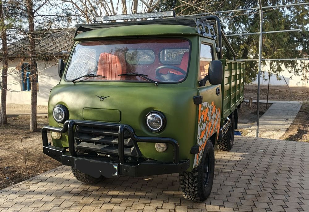 Uaz 3303 tentli sotiladi 10000$ narxini kelishamiz.