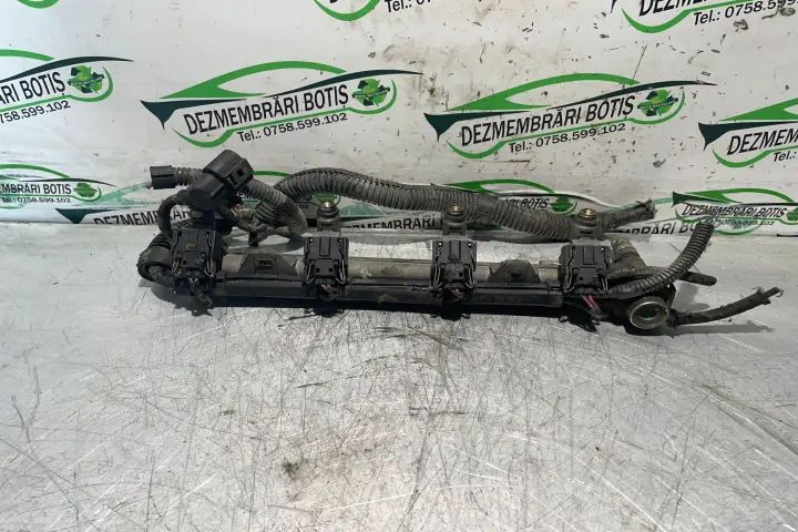 Rampa injectoare 036 133 319 Volkswagen VW Passat 1998 1.6 MT (101 hp)