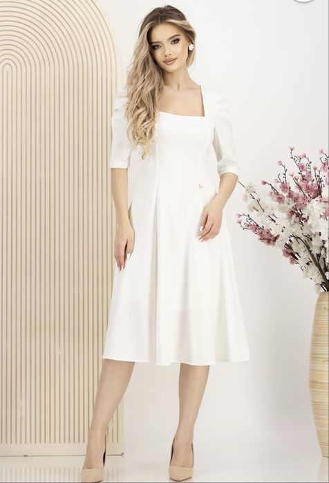 Vand rochie alba, noua cu ericheta