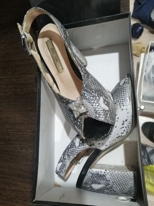 Туфли сатылады. Арзан