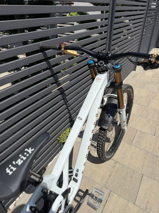 Bicicleta Commencal Supreme DH V5 Signature LTD 2026