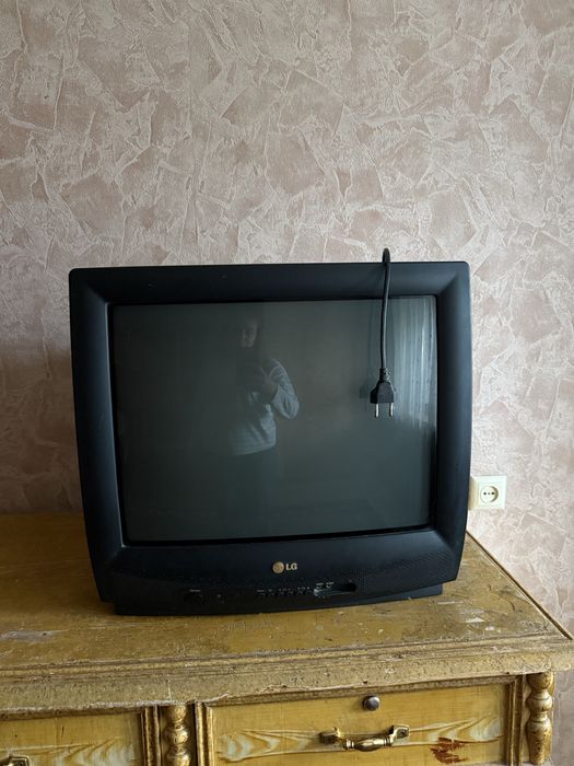 Продам телевизор