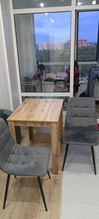 Стол на кухню новый