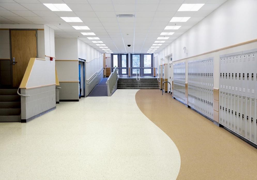 Укладка Линолеума спортивного ПВХ покрытия Регупола - Cтроительные ...