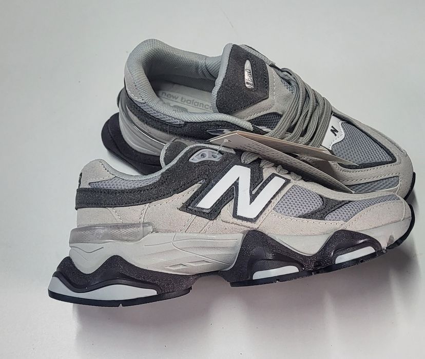 Adidaṣi damă New Balance