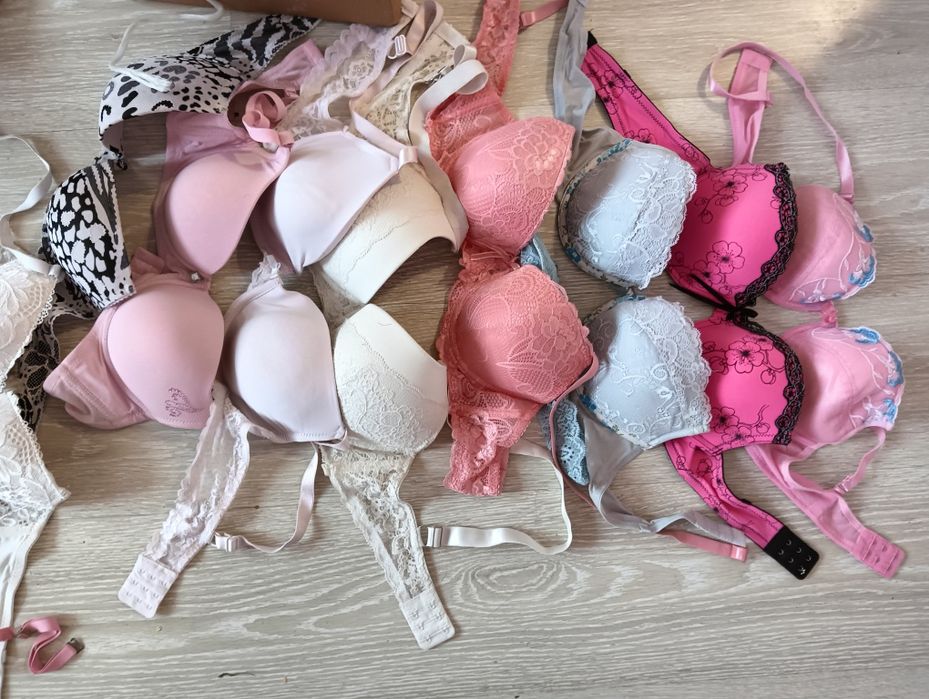 Сутиени и комплект