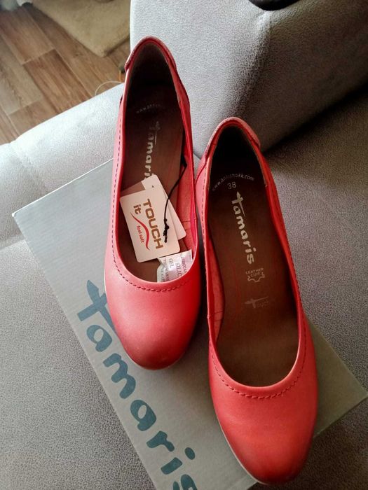 Продам женские туфли