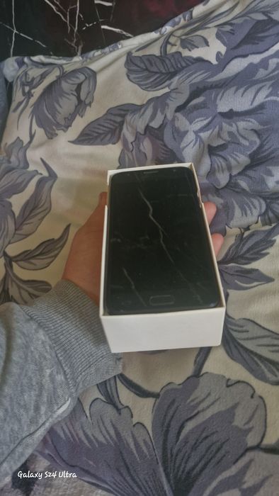 J3 perfect  funcțional fara nici un defect funcționează perfect !