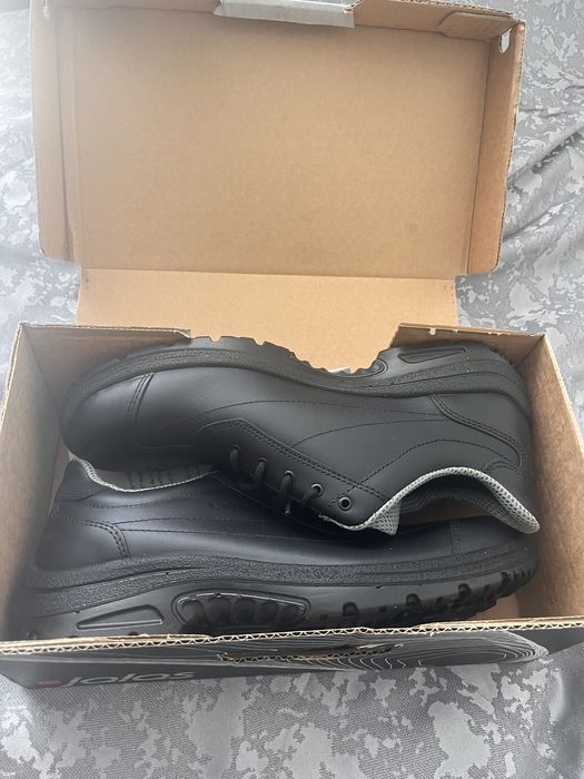 Продам новые ботинки jalas