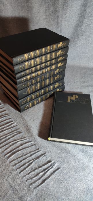 Книги. Продаю очень много книг