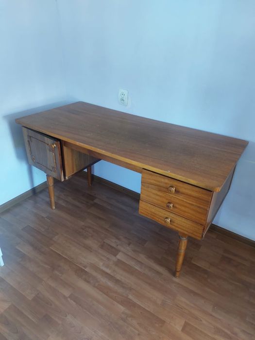 Продам письменный стол