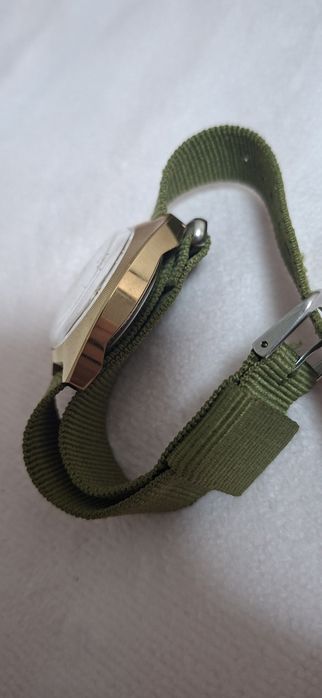 Продам часы "SLAVA" 27 jewels