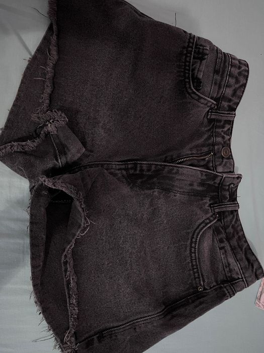 Blugi scurti Stradivarius