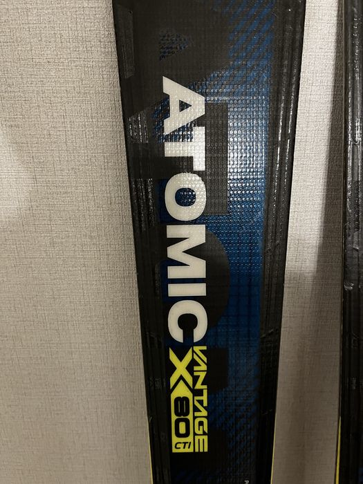 Горные лыжи Atomic