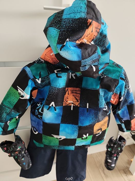 Детско ски яке и ски панталон- комплект за зимни спортове