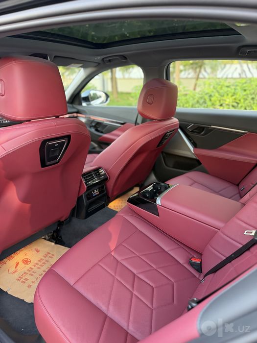 Bmw i5 35L 2025й 10минг юрган. Тозза