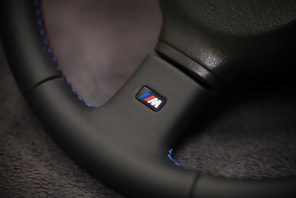 Руль BMW М-Tech 2 (БМВ М-Тех 2) 370 мм под болт E36, E34, E32, E31