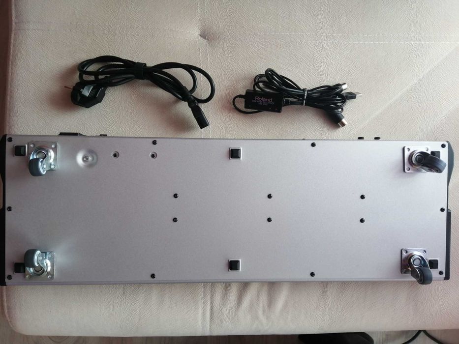 Продавам  BEHRINGER FCB 1010 midi foot controller