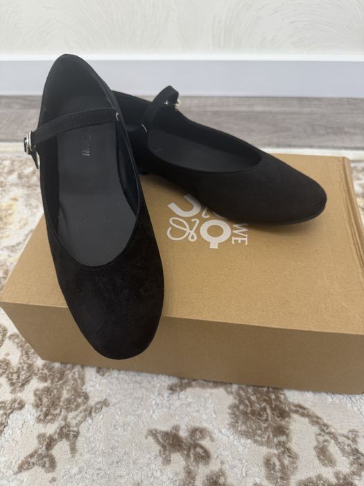 Замшевые балетки..