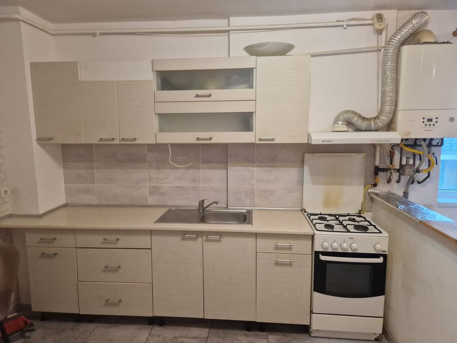 Inchiriez apartament