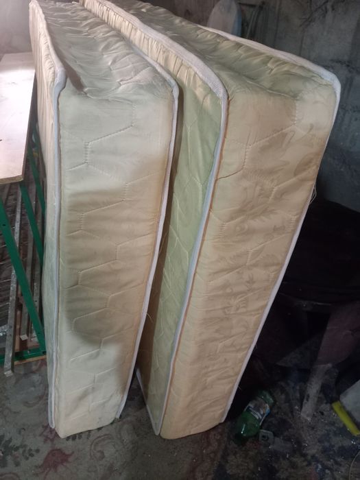 Матрасы б/у и  кравать