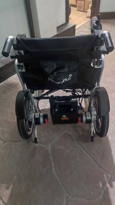 Чисто нова инвалидна количка до 130 кг.  Mobility PLUS - Много удобна