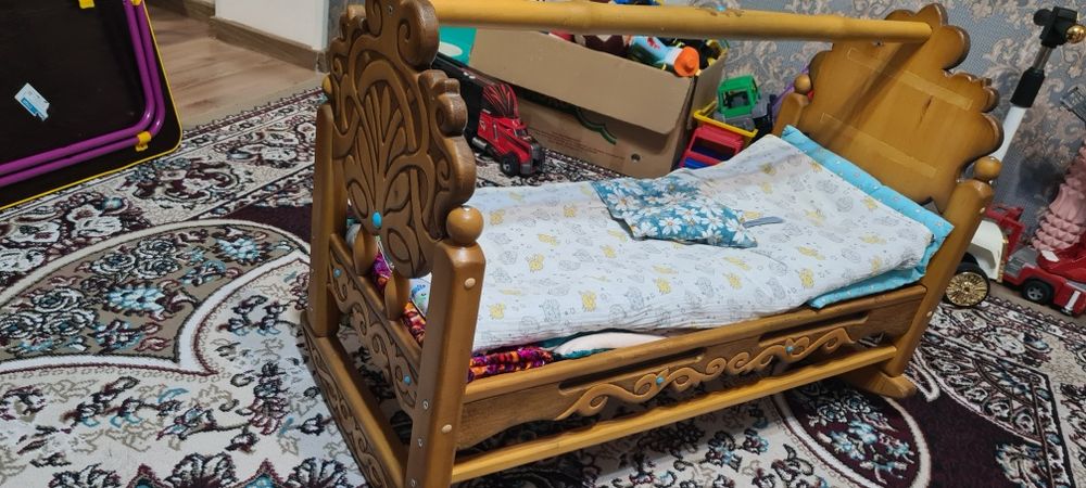 Бесік таза ағаштан