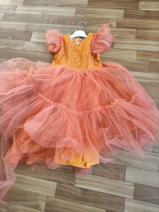 Продам коктейльные платья