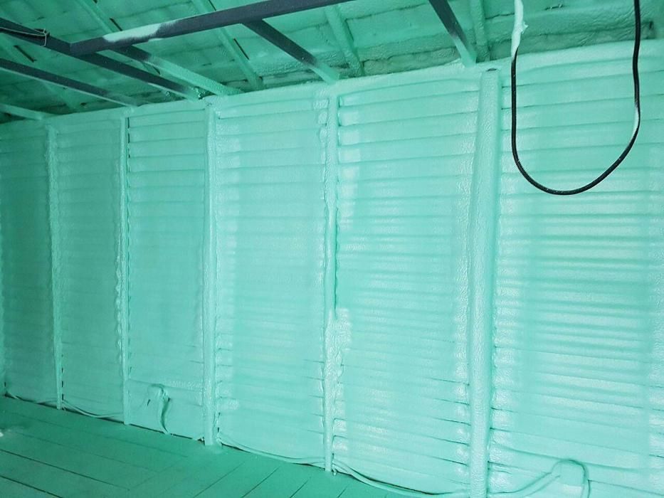 izolatii spuma poliuretanica