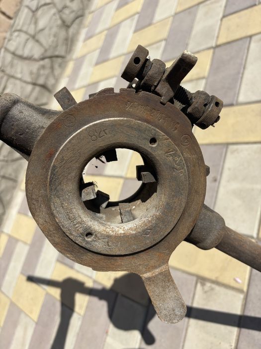 Резьборез трубный