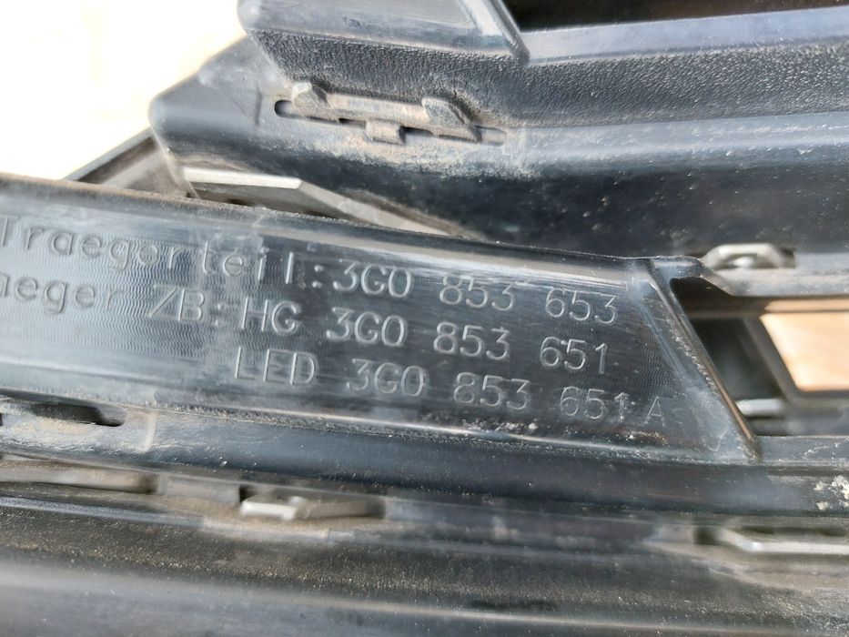 Bara fata grila radiator grila r line vw passat b8 originale