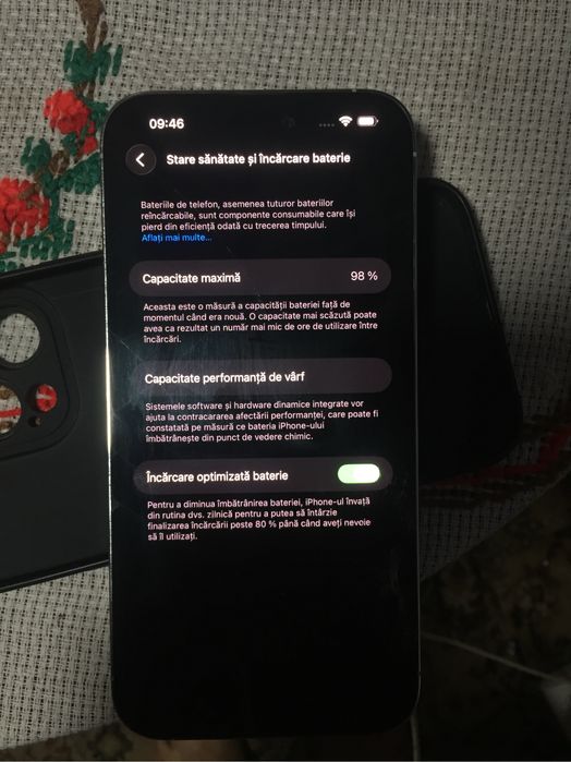 Vând iPhone 14 Pro Max 256 GB, culoare Silver.