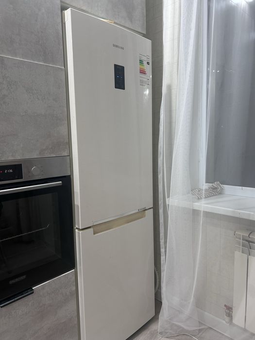 Продам холодильник Самсунг