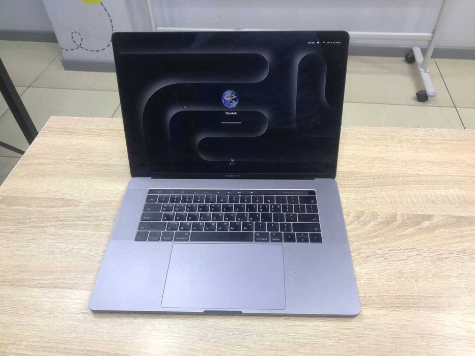 MacBook PRO b/u sotiladi
