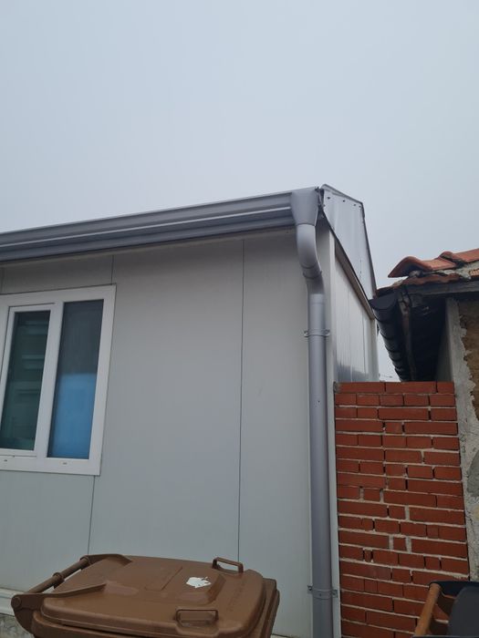 Фургон от термопанели с покрив