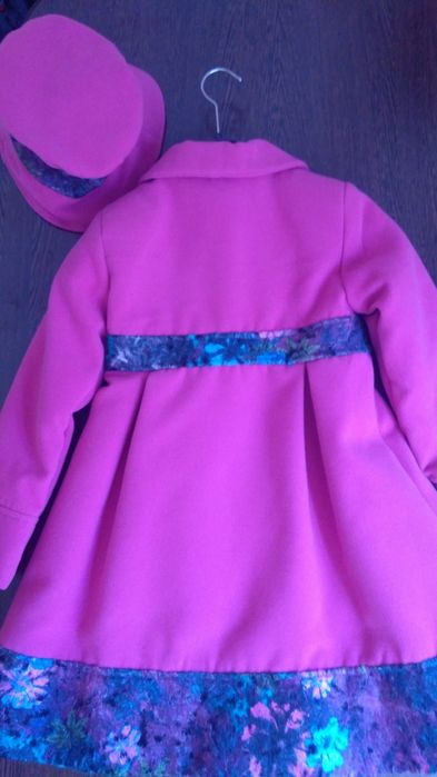 Palton cu palarie, superb și super elegant, 6-8 ani - UTILIZAT