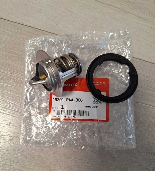 Термостат HONDA 19301-PAA-306или гарнитура 19305-PTO000Accord CRV Civi