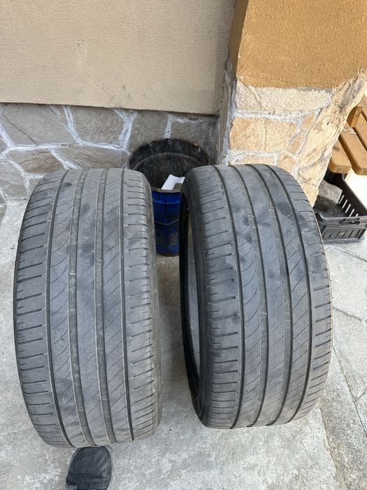 245/40/19 Летни гуми 2бр