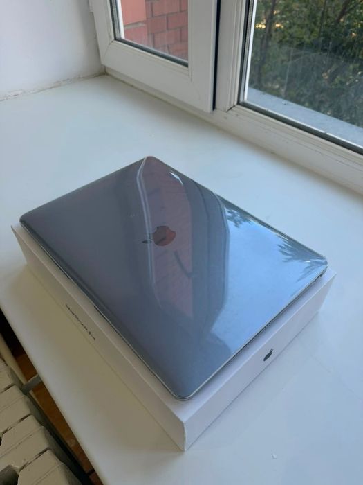 Срочно продам MacBook в идеальном состоянии