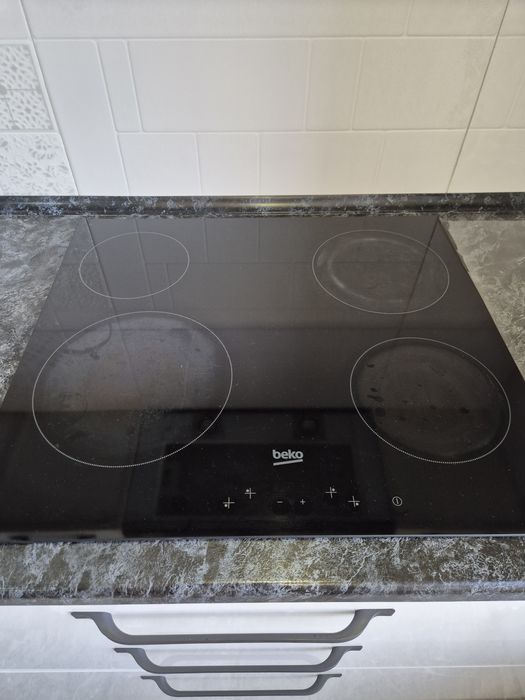 Кухня 240 × 240 × 60